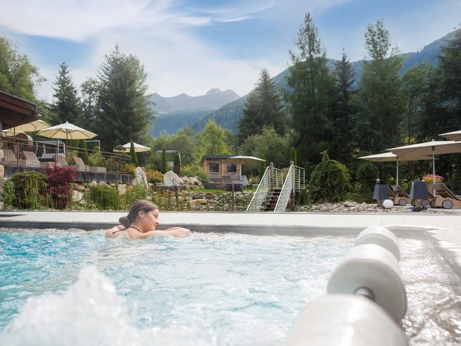 Jacuzzi extérieur Hôtel Wellness