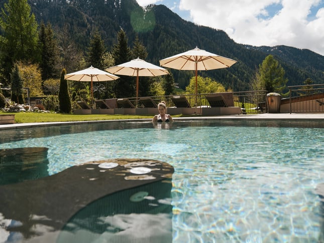 Piscine extérieure Dolomites